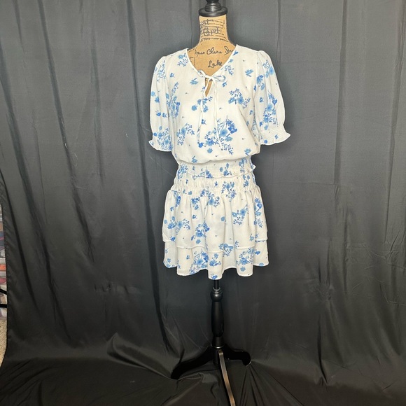 Sugarlips Dresses & Skirts - Sugarlips Floral Blue and White Skirt Set